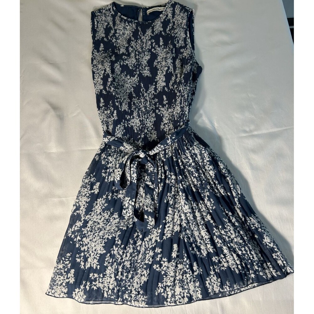 Women’s Abercrombie & Fitch Blue And White Chiffon Sleeveless Dress Size XXS